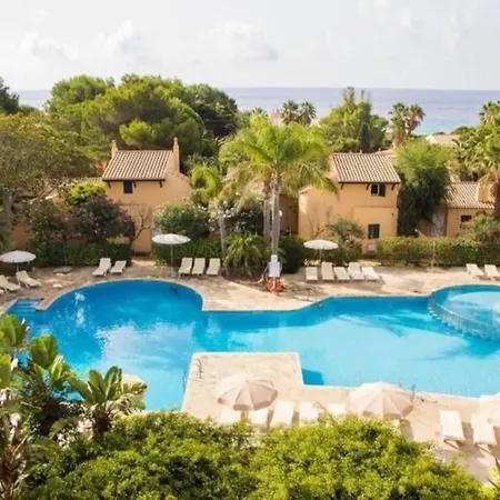 Magnifico Duplex Con Piscina En Son Xoriguer A 80m De La Playa. Holiday home Ciutadella (Menorca)